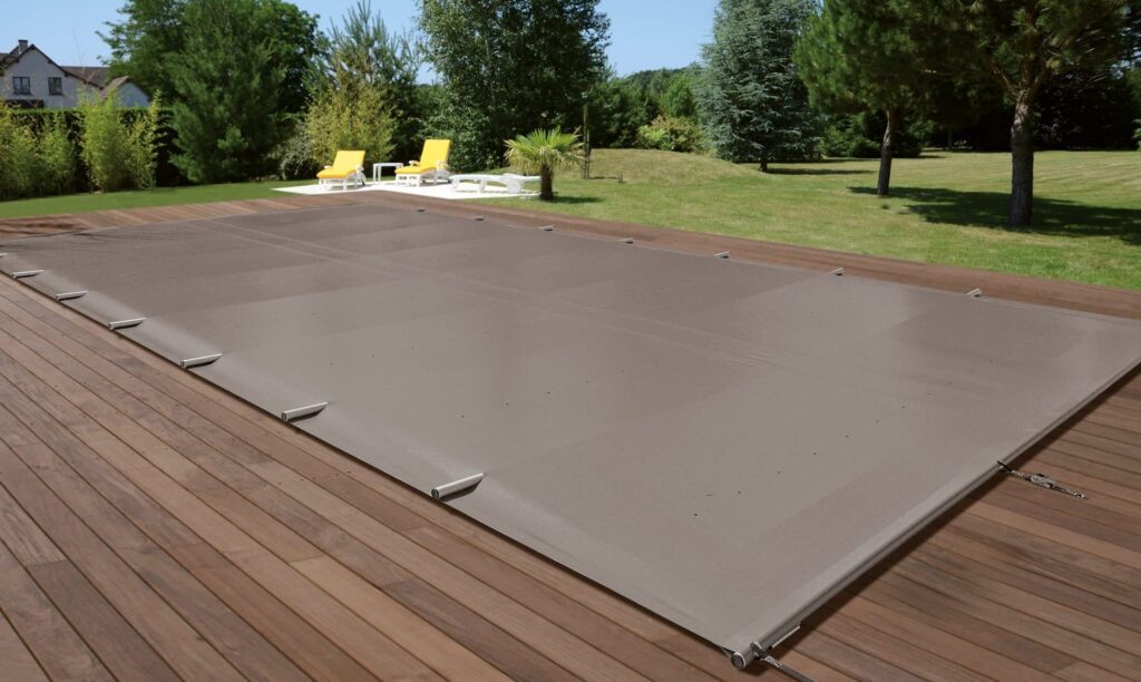 Volet roulant piscine à Villefranche : Sécurité assurée - VICA PISCINES